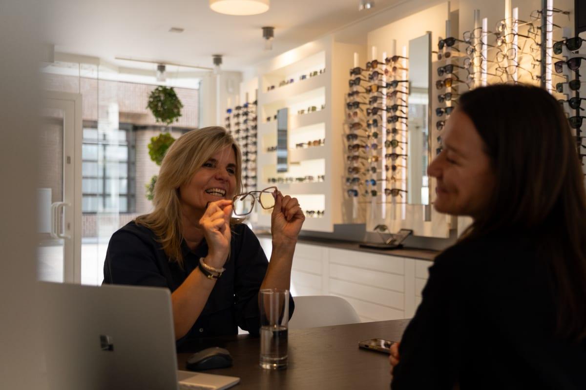 Brillenberatung bei Optik Hühn
